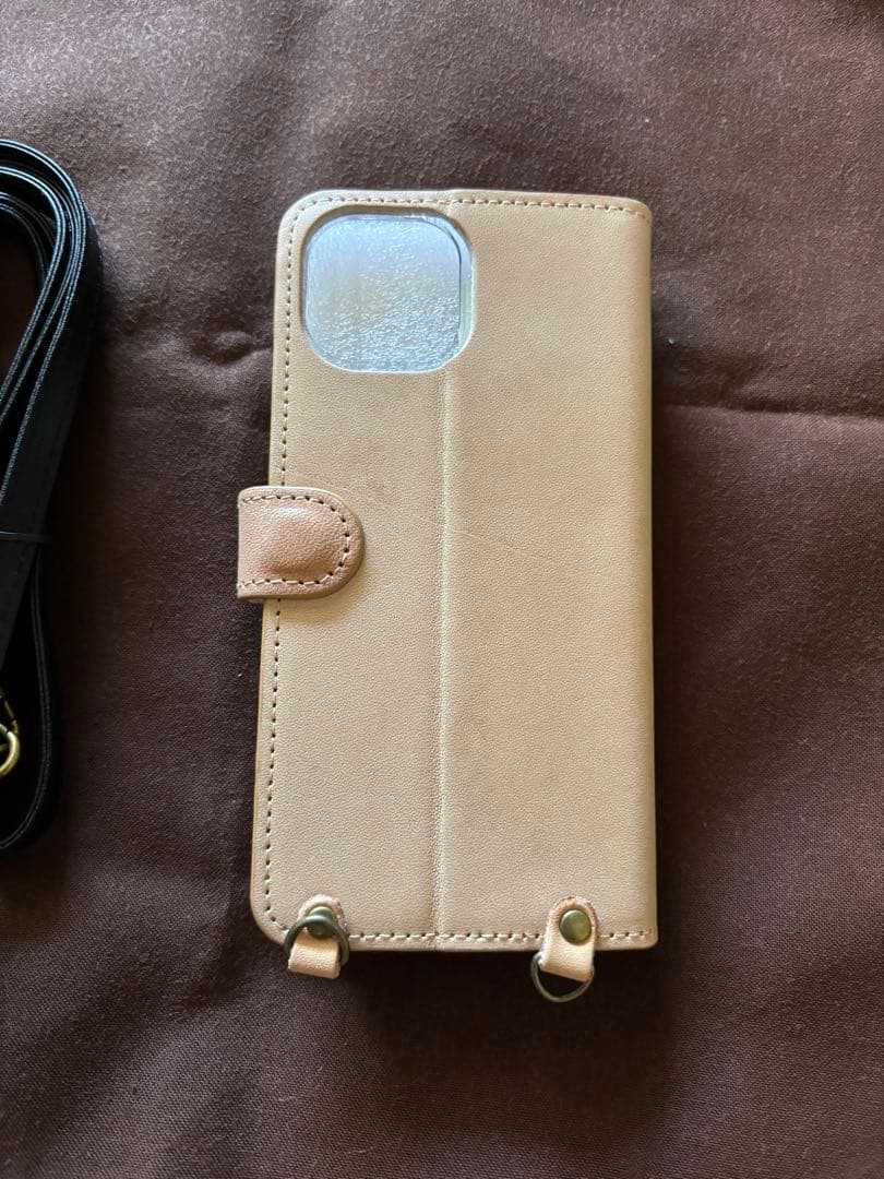 手帳型iPhone15ケース ベージュ ストラップ付き