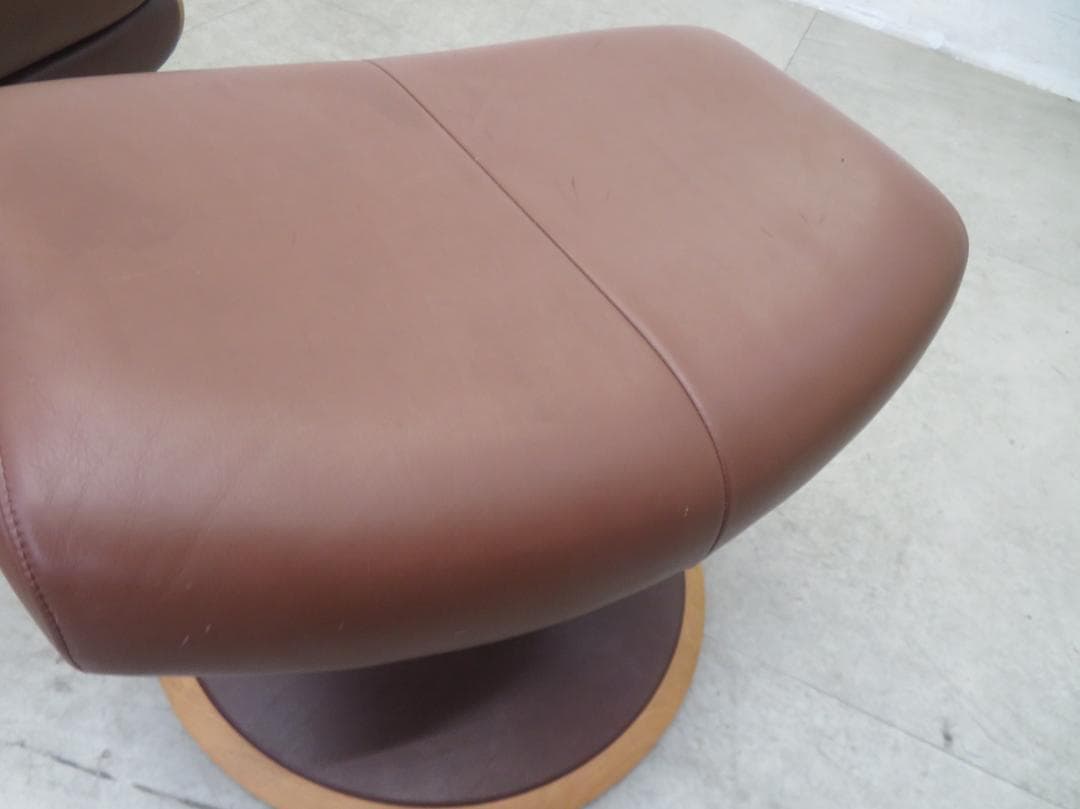 美品■カリモク■ZT59■本革■1人掛けソファ■回転式■オットマン付き■