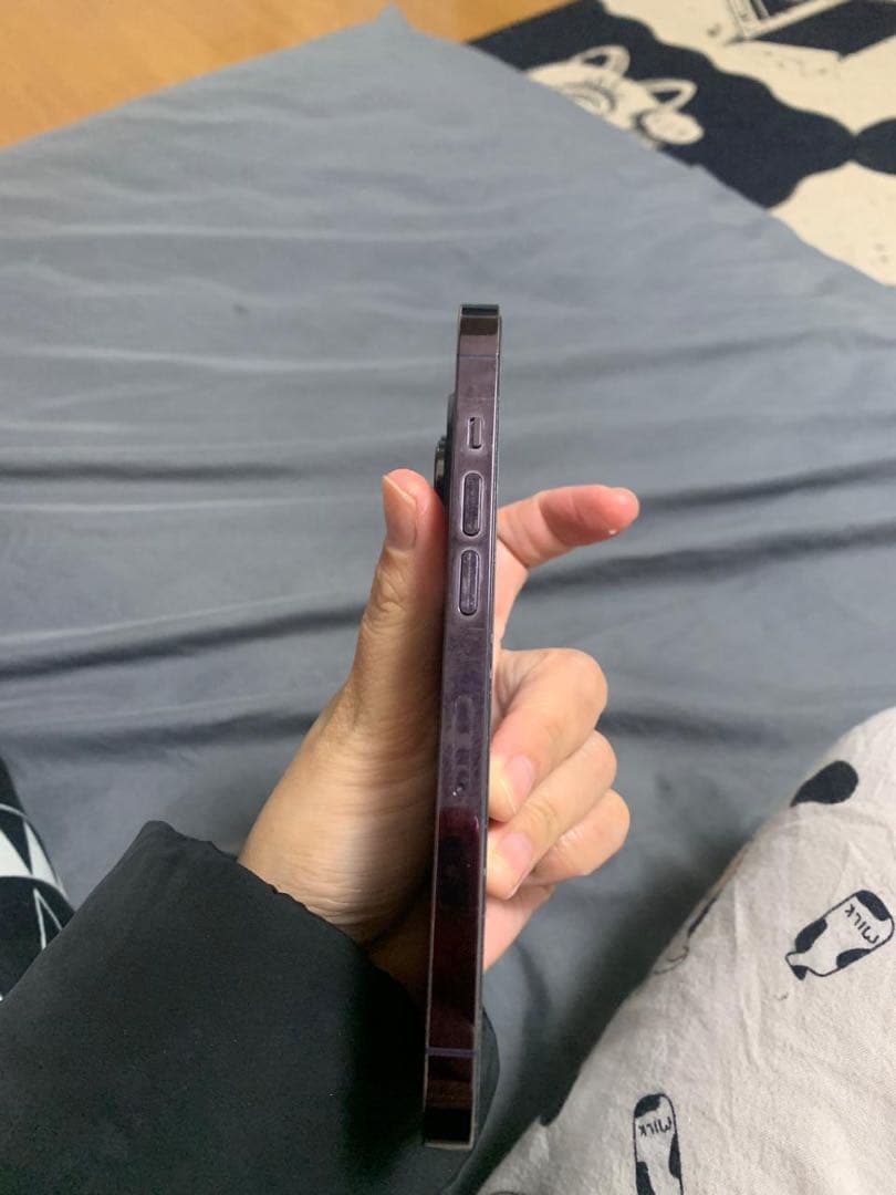 ブラック スマートフォン 本体