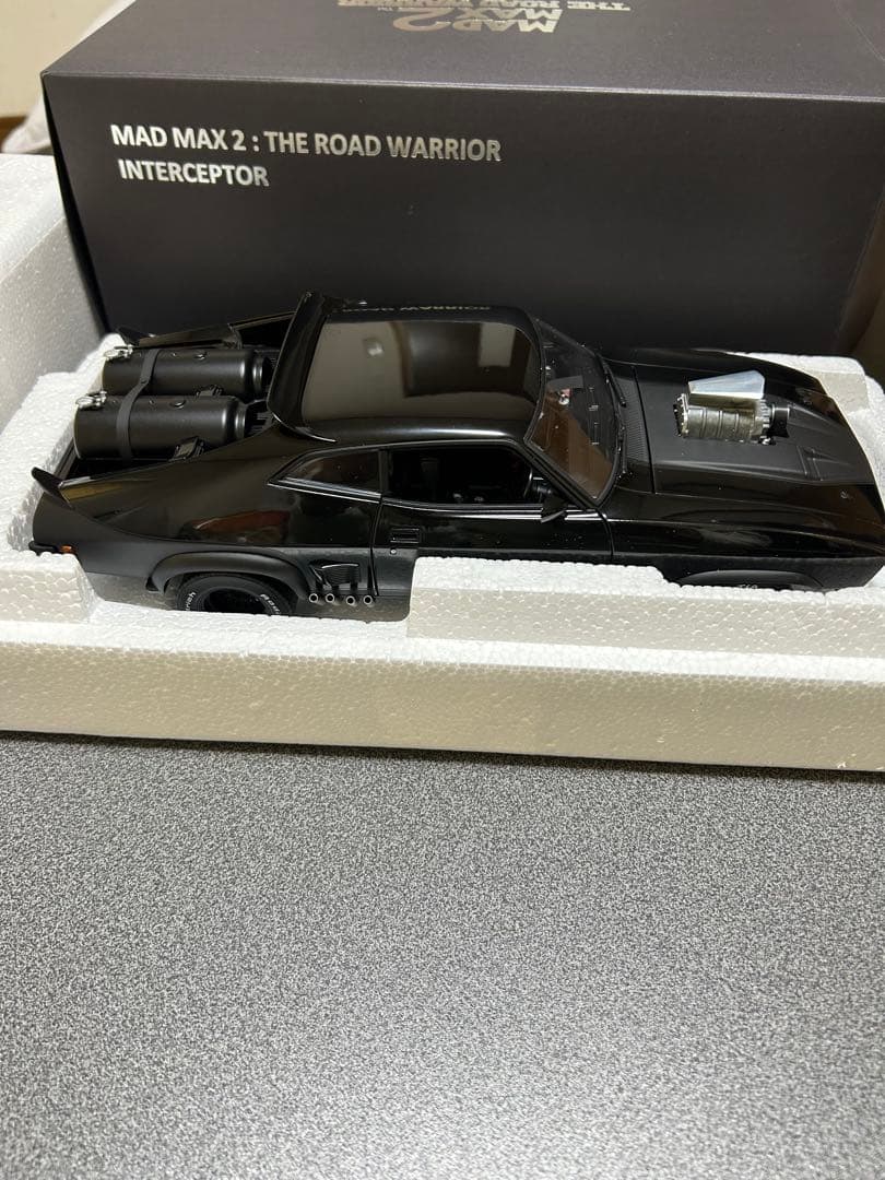 限定品AUTOart マッドマックス2アップグレードバージョン