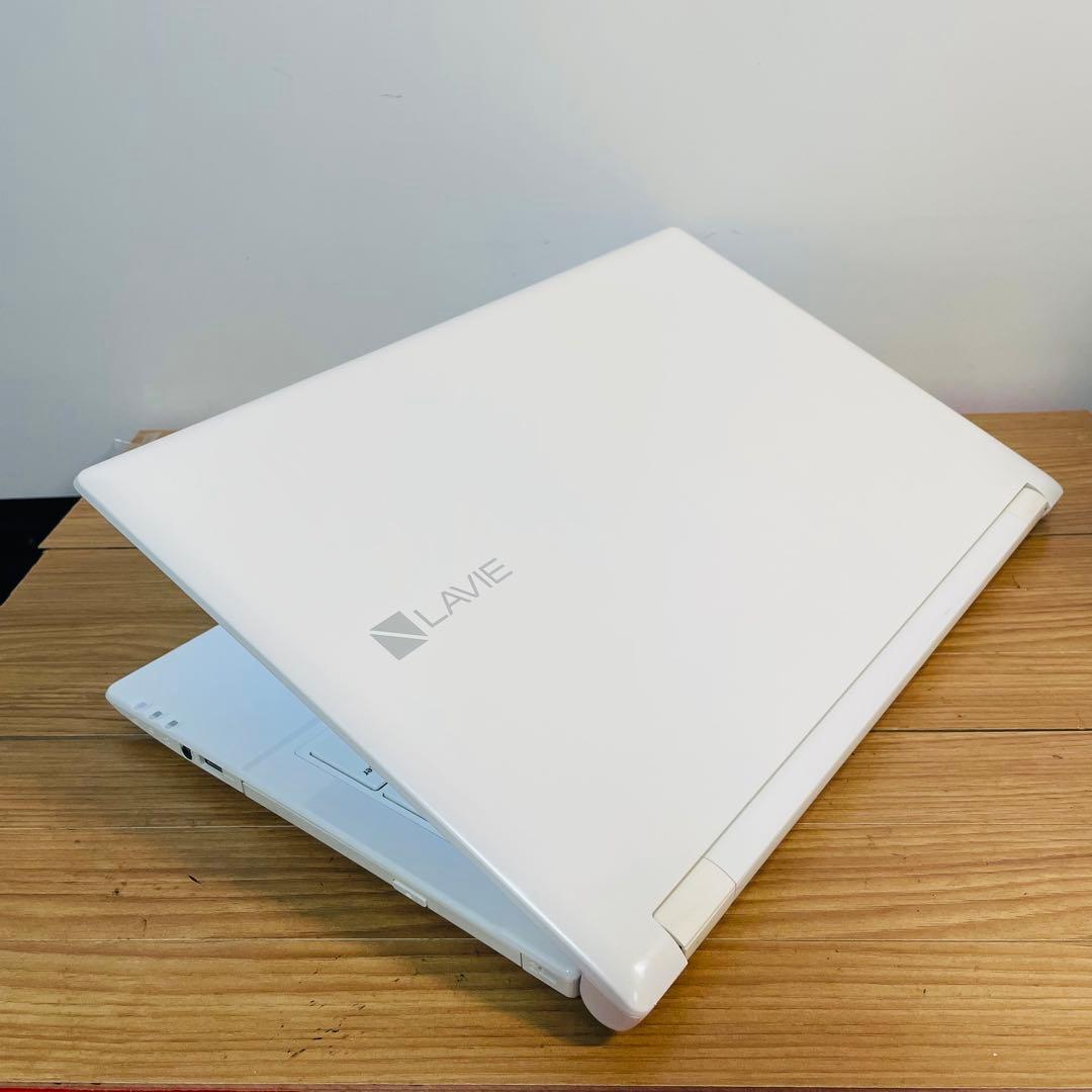 すぐ使えるホワイトノートパソコン　SSD Windows11オフィスDVDカメラ