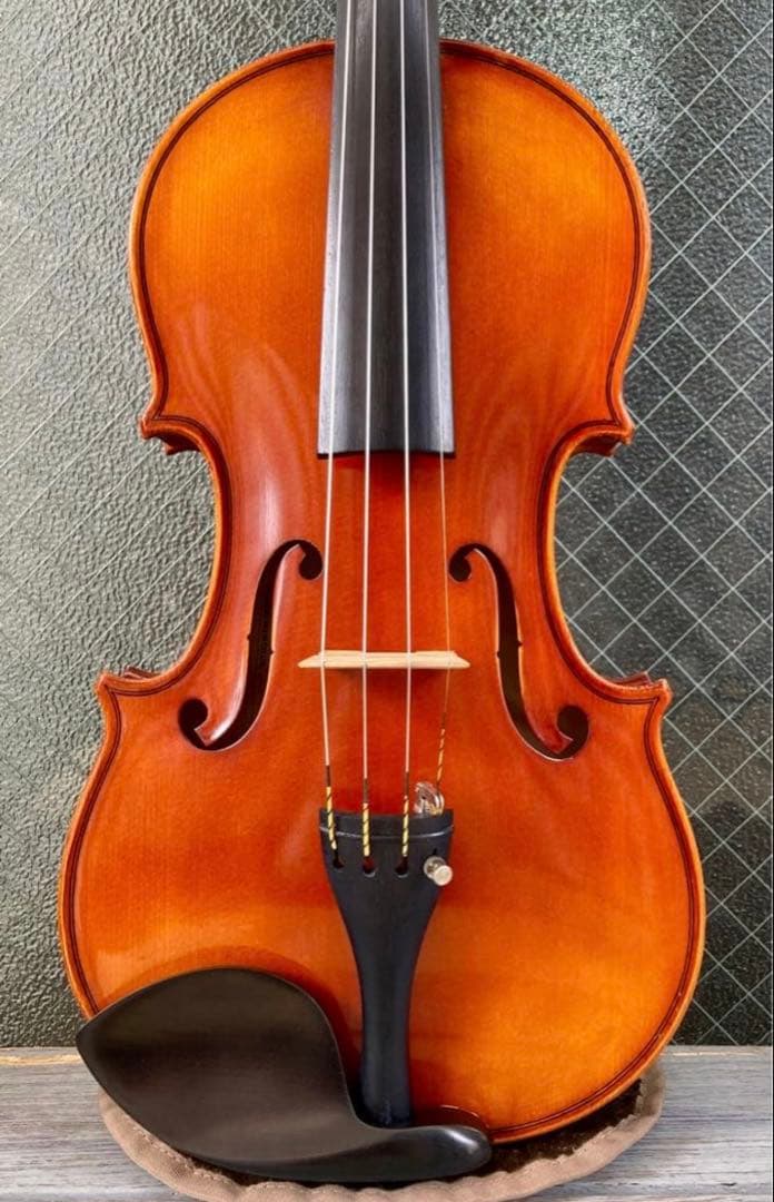 鈴木バイオリン, 4/4 N.330 SUZUKI VIOLIN