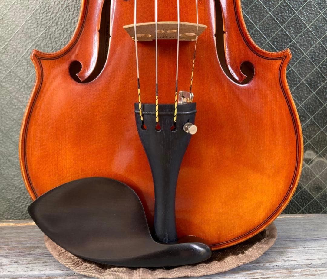 鈴木バイオリン, 4/4 N.330 SUZUKI VIOLIN