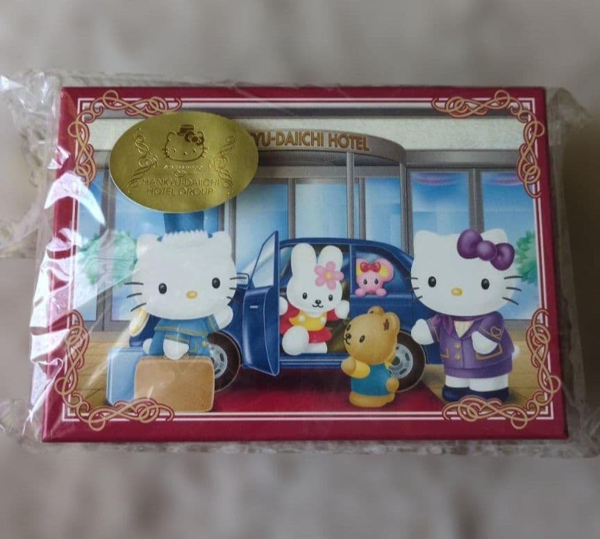 ハローキティ 阪急第一ホテル コラボ商品 マスコットぬいぐるみ&ピンバッジ&箱