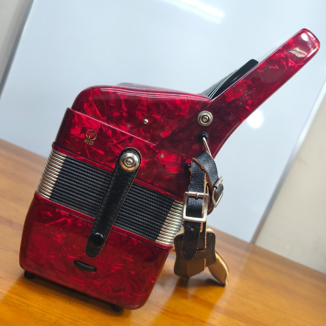 YAMAHA ヤマハ アコーディオン 8905 ケース付　赤