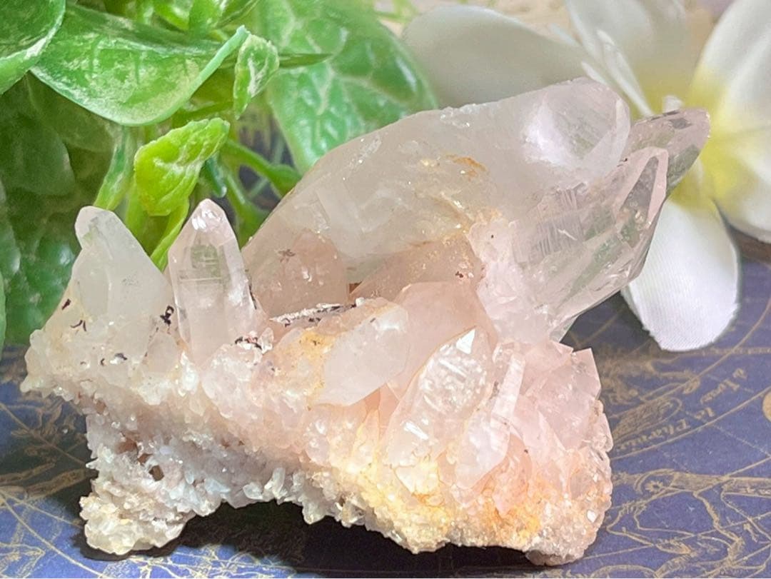 曲がり水晶　カーブド ヒマラヤ ピンククリスタル　クラスター　原石