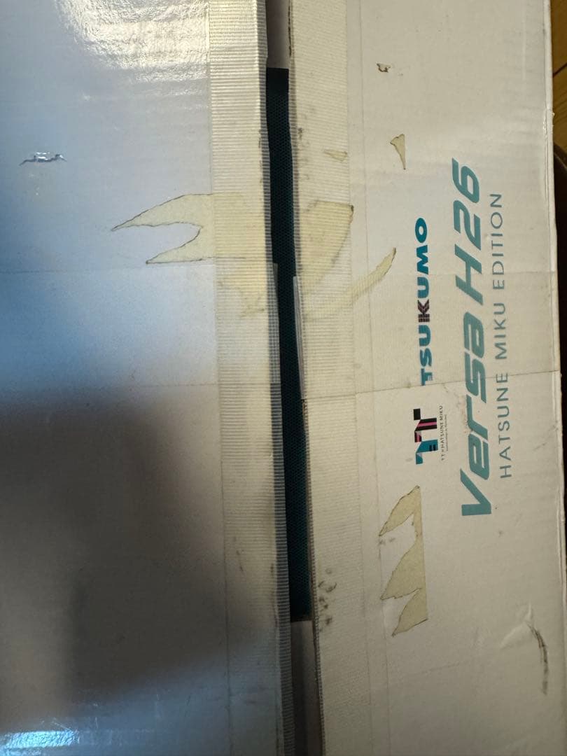 Versa H26 HATSUNE MIKU EDITION 初音ミク　訳あり