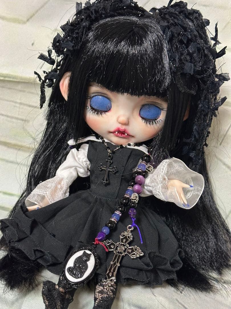 アイシードール 本体　女の子　アウトフィット付き　カスタムアイシードール
