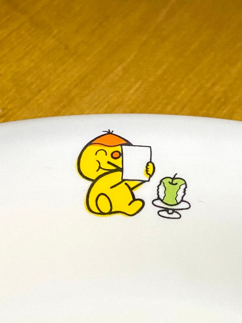 ドムドムバーガー非売品KONNA KO IRUKANAお皿・サラダボウルのセット