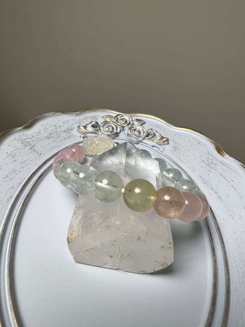 白ラブの薔薇　ミックスベリル　　透明度良