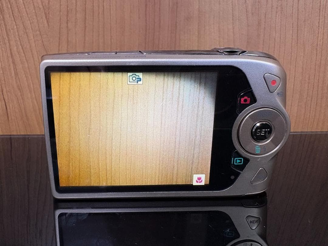 カシオ　CASIO EXILIM EX-Z2300 ゴールド