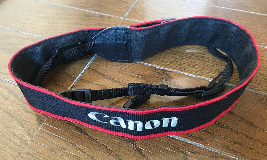 [ほとんど新しい] Canon 70D ボディ& 18-55mm lens