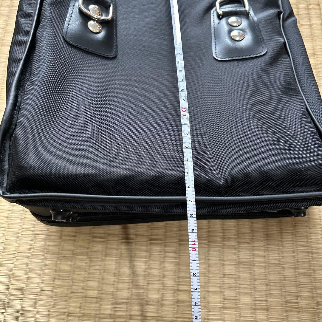 黒い三味線ケース 約60cm x 25cm