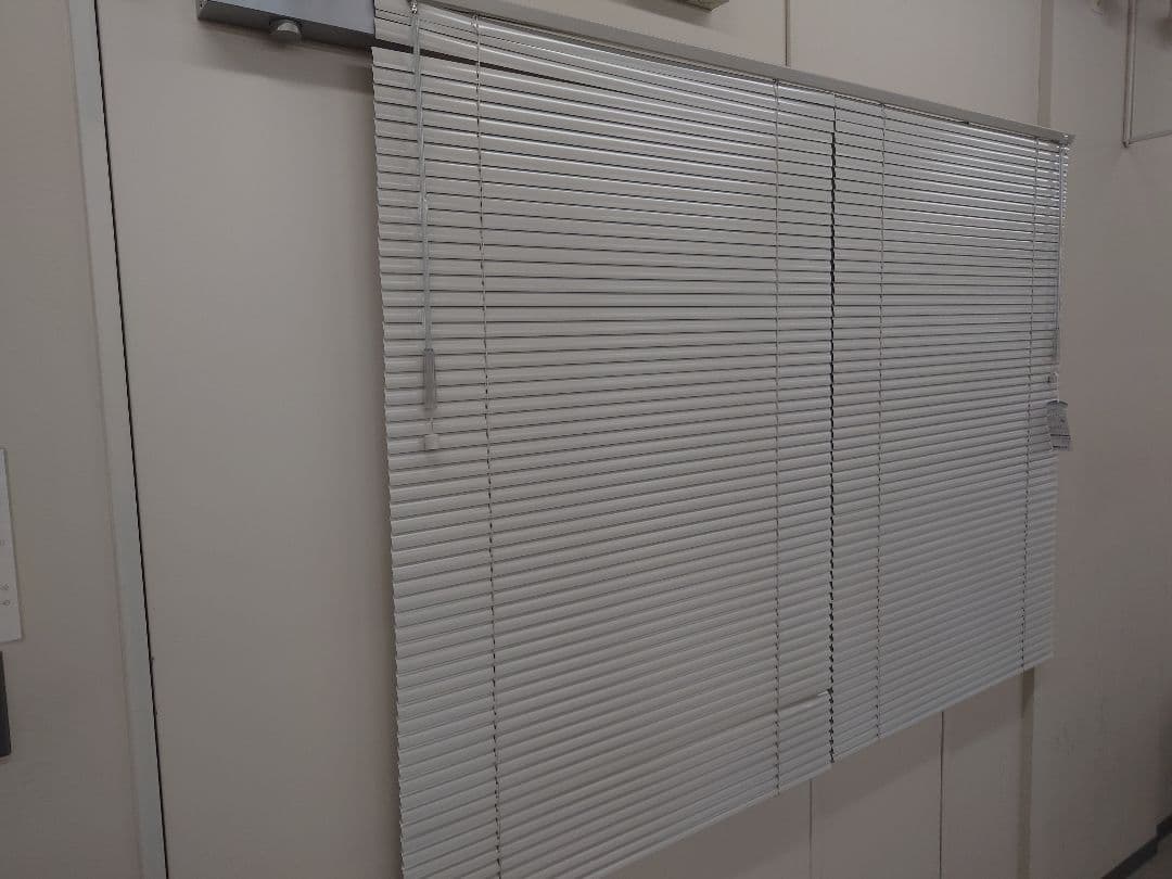 ホワイト ブラインド 2枚組　お引取り限定