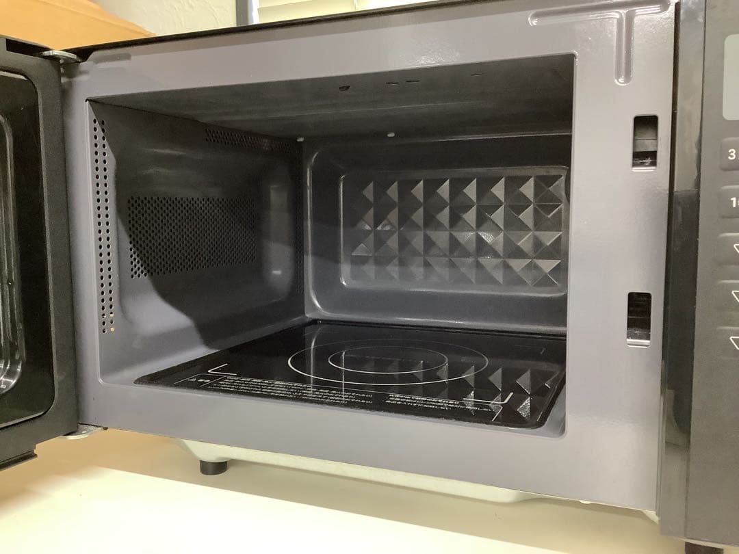 2022年製 電子レンジ siroca ヘルツフリー SX-18D132