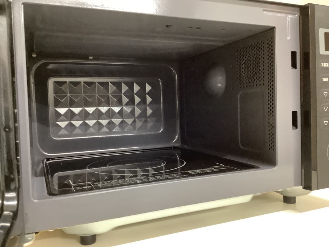 2022年製 電子レンジ siroca ヘルツフリー SX-18D132
