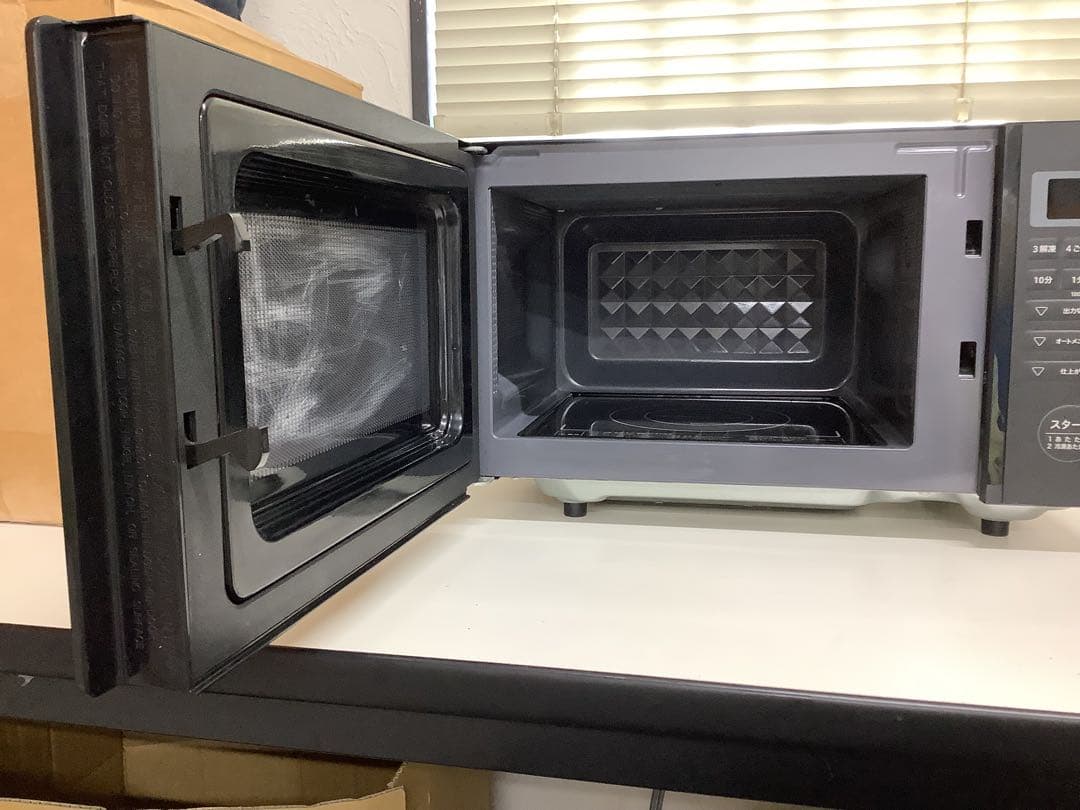 2022年製 電子レンジ siroca ヘルツフリー SX-18D132
