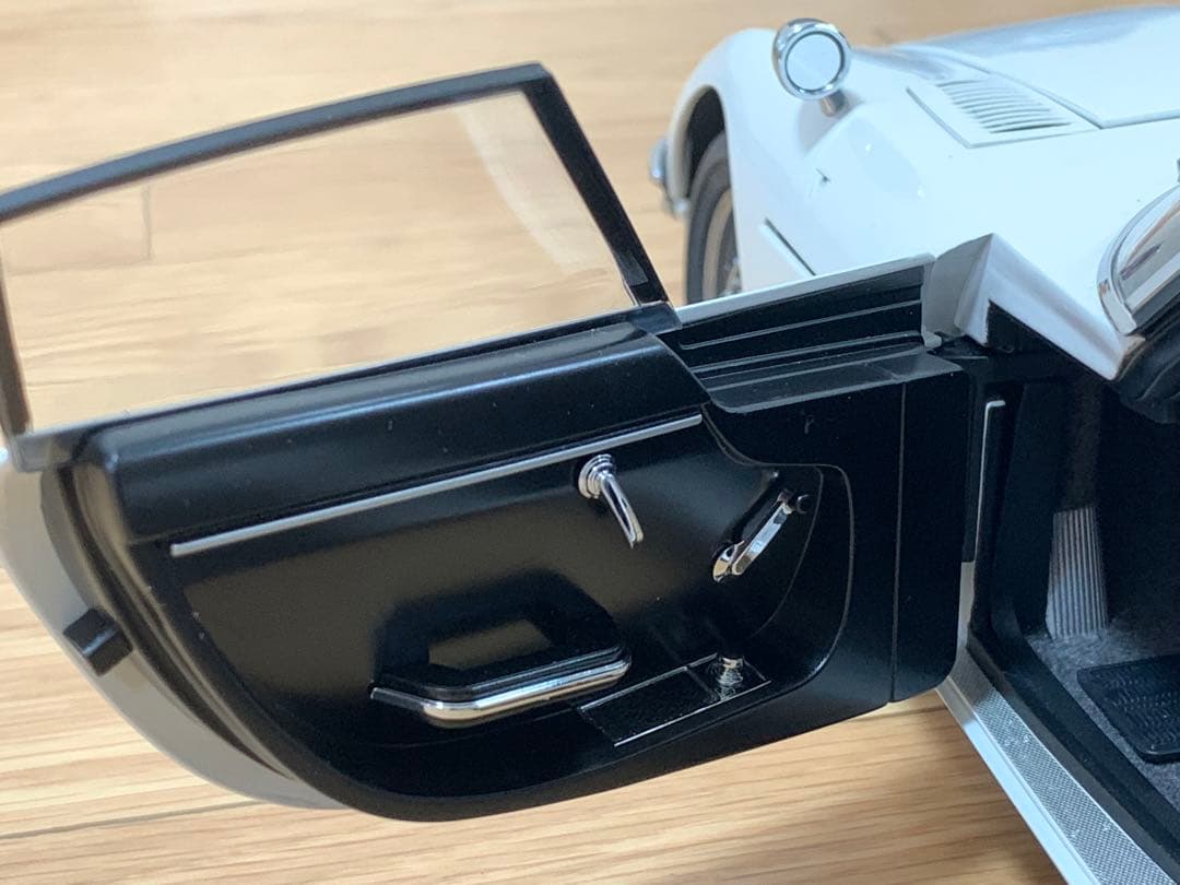 デアゴスティーニ 1/10 トヨタ 2000GT ホワイト