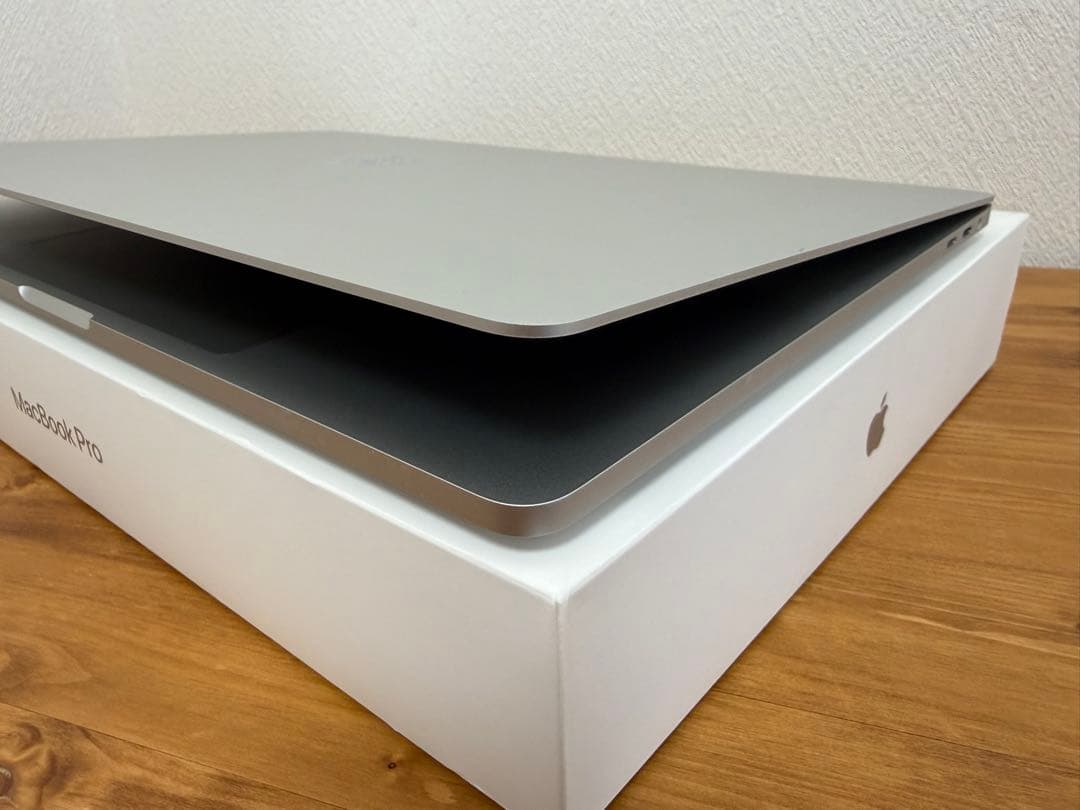MacBook Pro 16 2019 i7 16GB 512GB 充放電340