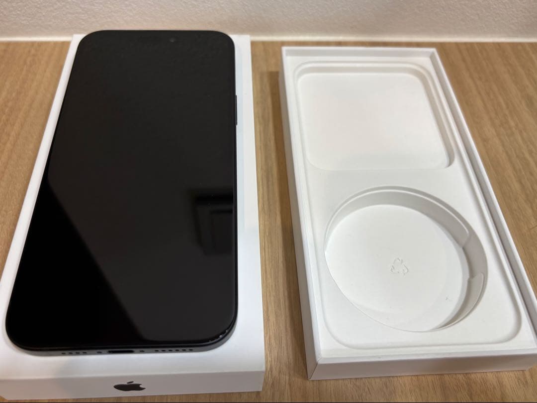 iPhone 15 Plus 128GB ブラック バッテリー容量100%