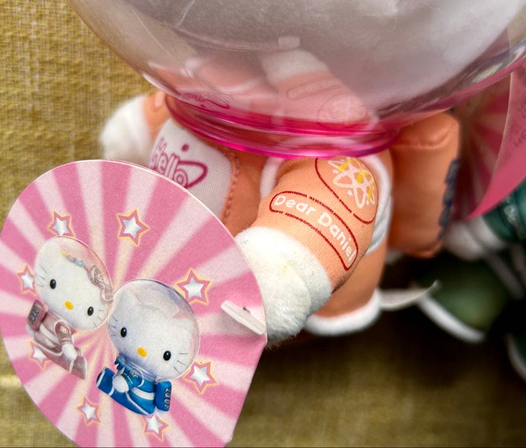 サンリオハローキティ&ビッグマックぬいぐるみ&ハッピーセットおまけ&ピンバッジ