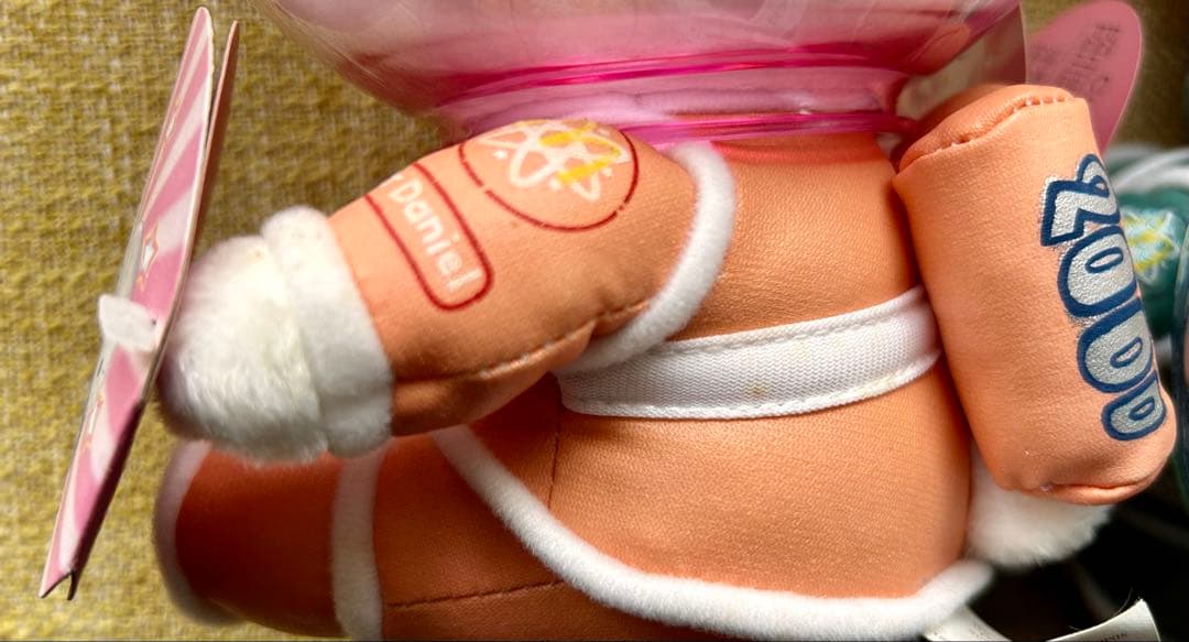 サンリオハローキティ&ビッグマックぬいぐるみ&ハッピーセットおまけ&ピンバッジ