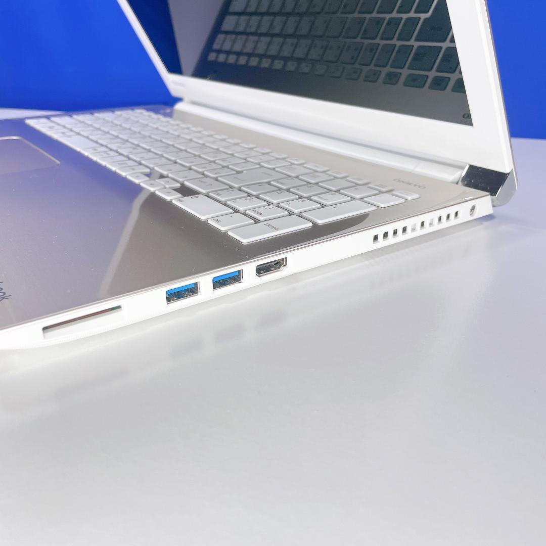 書類作成や在宅ワークにも✨快適SSD✨Windows11薄型ノートPCカメラ付