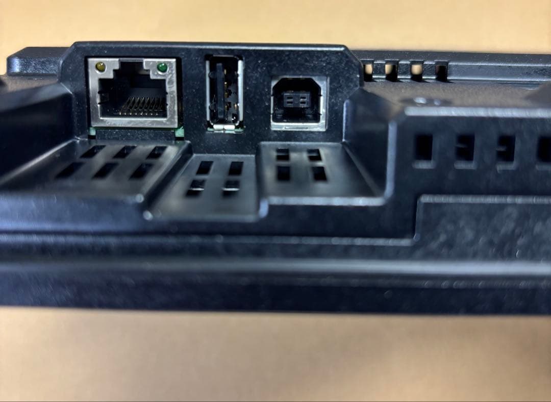 KEYENCE VT5-W07 タッチパネルディスプレイ 取付金具あり