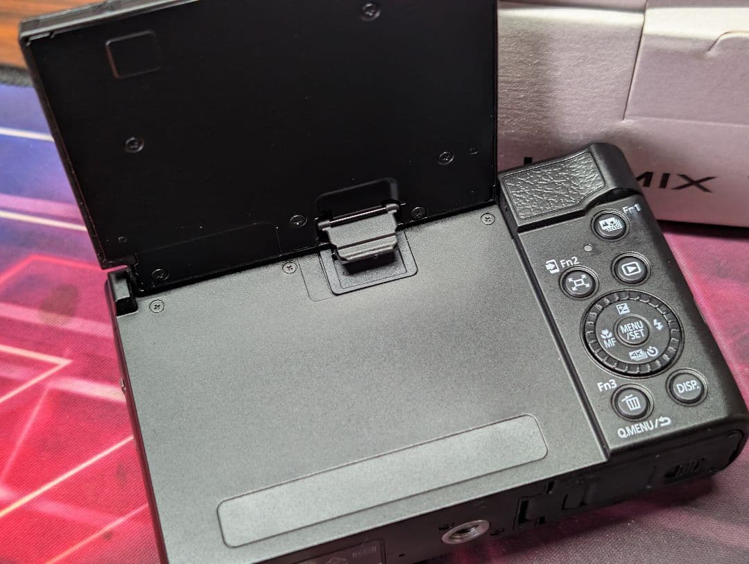 美品 LUMIX TZ99 ブラック レンズ&モニター保護フィルム付、全属品有り