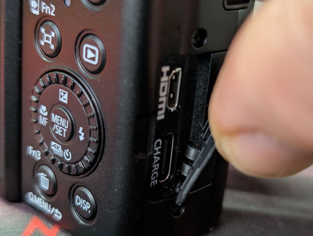 美品 LUMIX TZ99 ブラック レンズ&モニター保護フィルム付、全属品有り