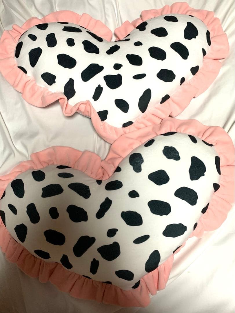 新品　Rady レディー　ダルメシアン　フリル　ロゴ刺繍　もちもちクッション