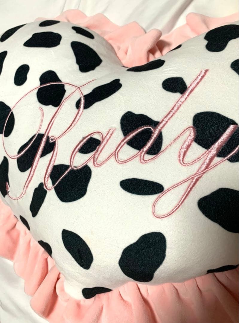 新品　Rady レディー　ダルメシアン　フリル　ロゴ刺繍　もちもちクッション