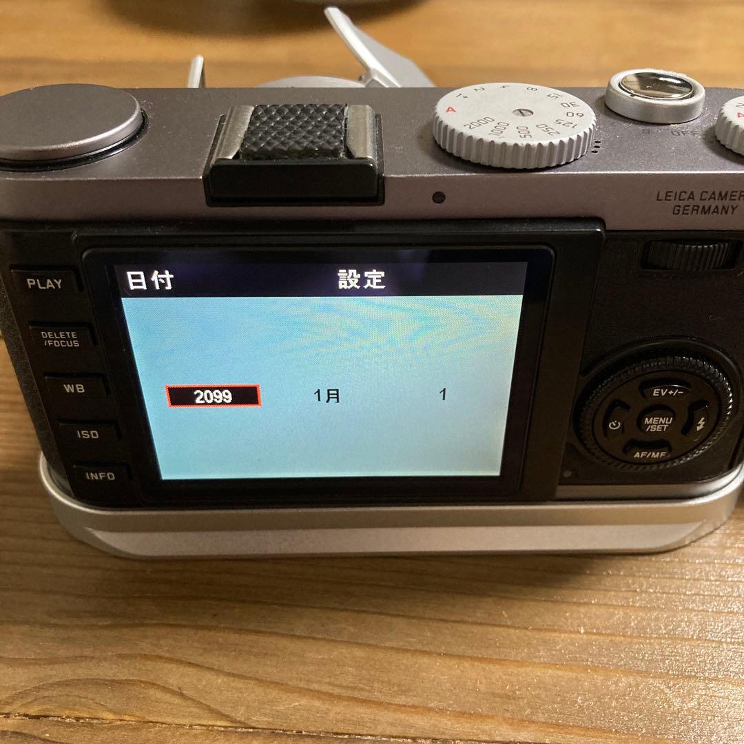 nosonoso。Leica X1 ライカ　ウッドグリップ付き。