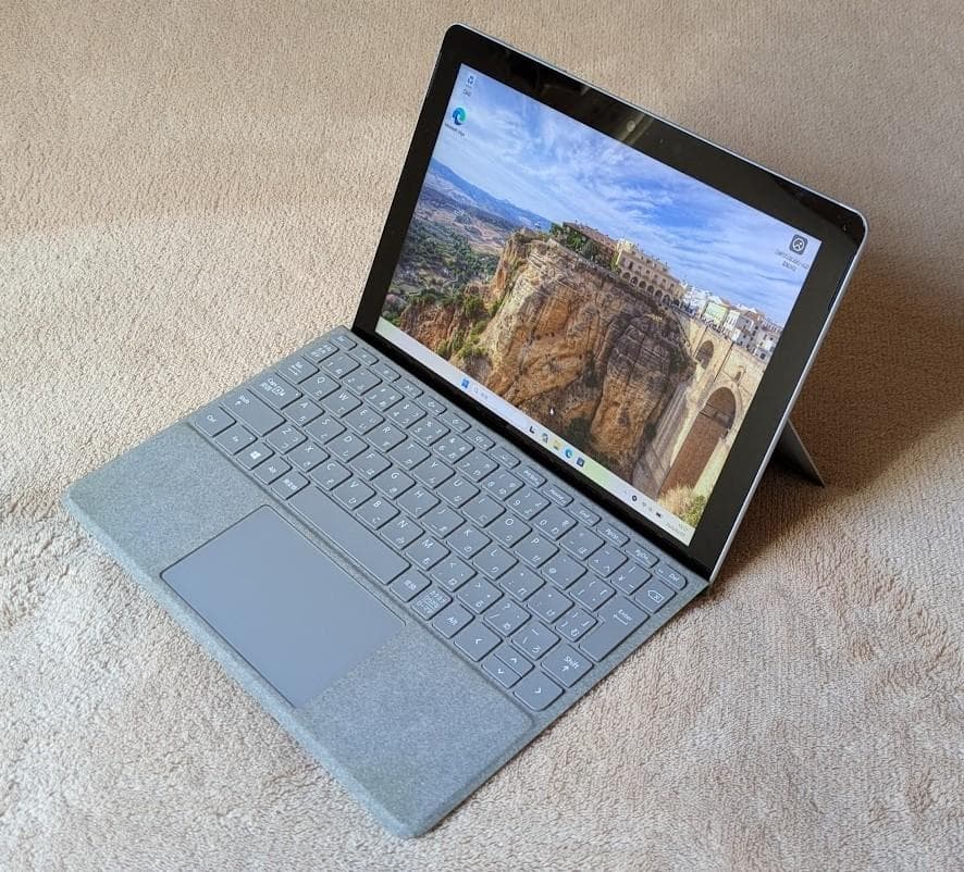 Microsoft Surface Go【美品】お得なDock付セット