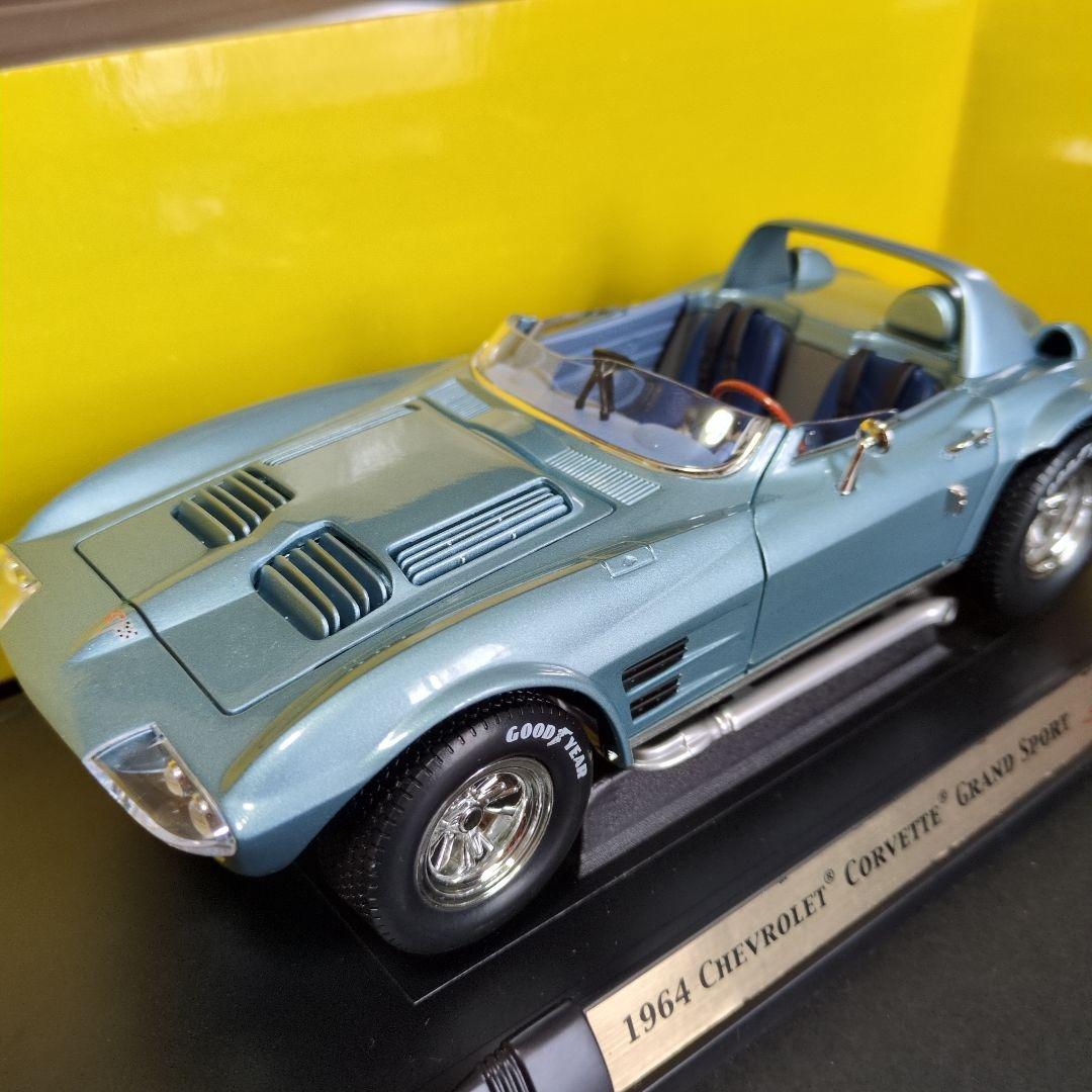 1/18ミニカー　シボレー コルベット グランドスポーツ
