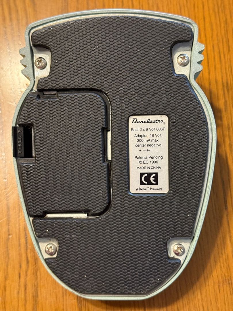Danelectro Cool Cat Chorus 18v ACアダプタ付
