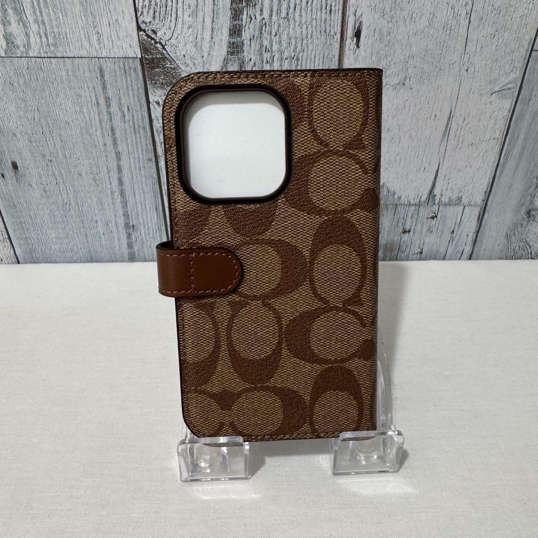 【新品】コーチcoach iPhone15Proケース手帳　カーキ　シグネチャー