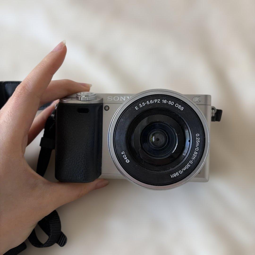 Sony a5000 ミラーレス　一眼レフ