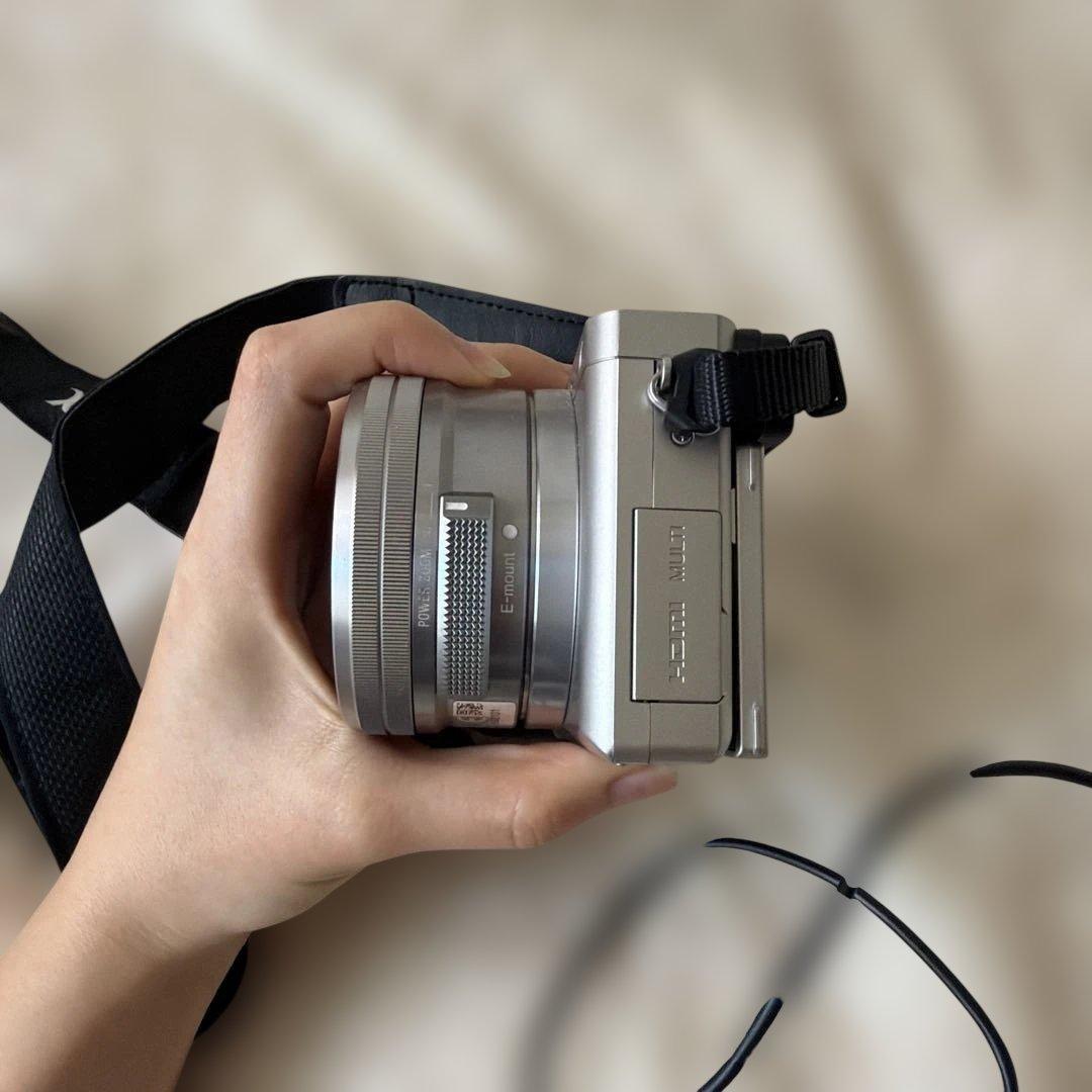 Sony a5000 ミラーレス　一眼レフ