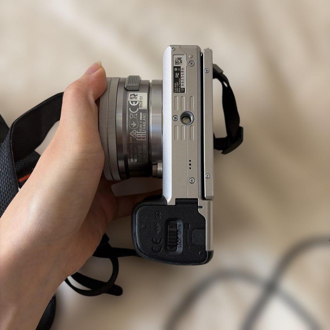 Sony a5000 ミラーレス　一眼レフ