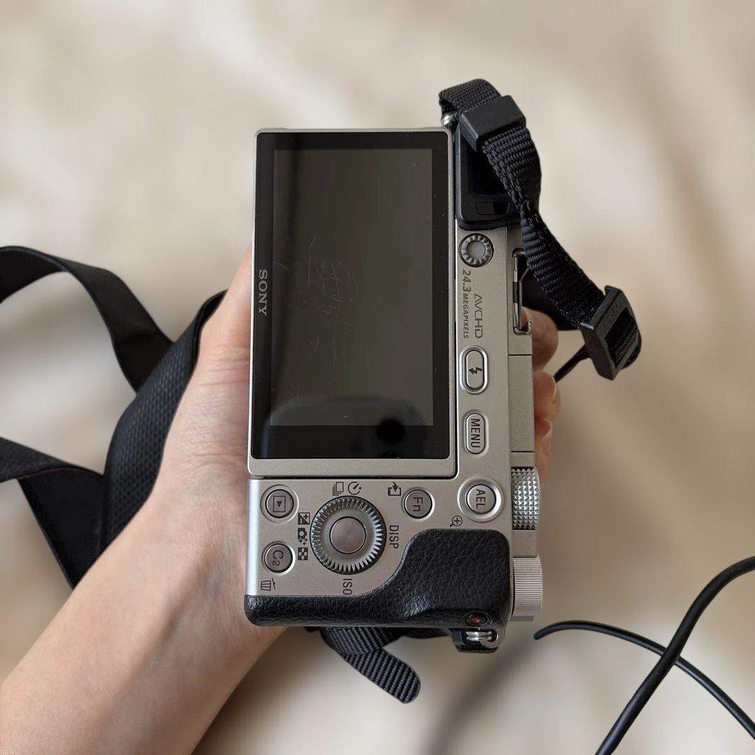 Sony a5000 ミラーレス　一眼レフ