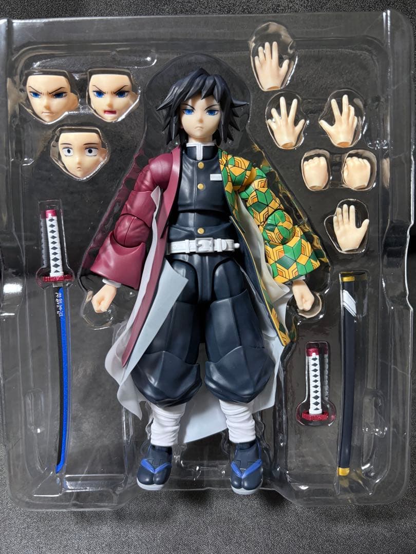 鬼滅の刃　冨岡義勇 S.H.Figuarts フィギュアーツ