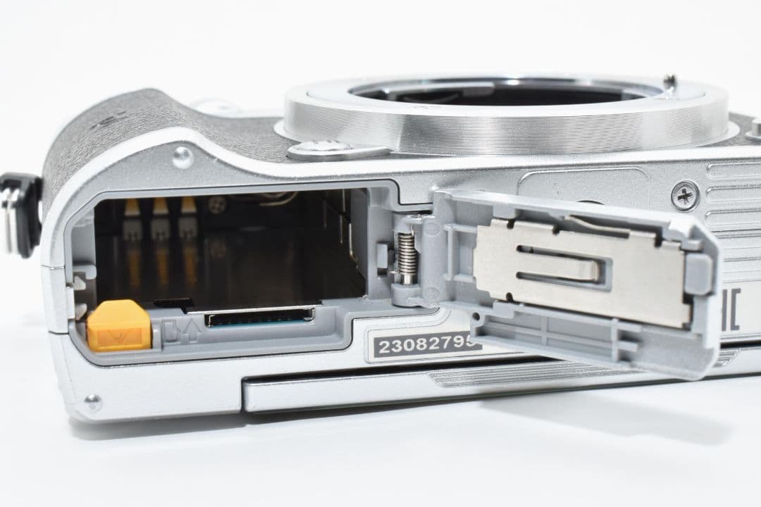Nikon 1 J5 シルバー ボディ