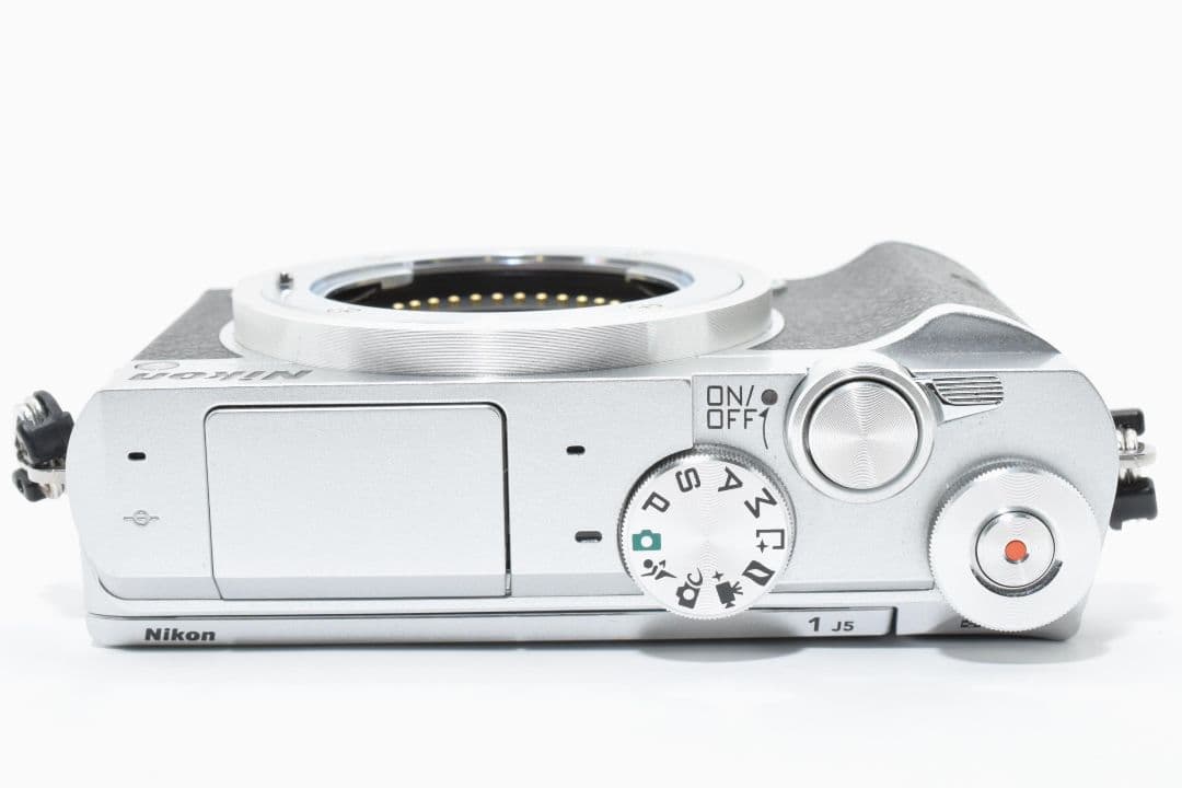 Nikon 1 J5 シルバー ボディ