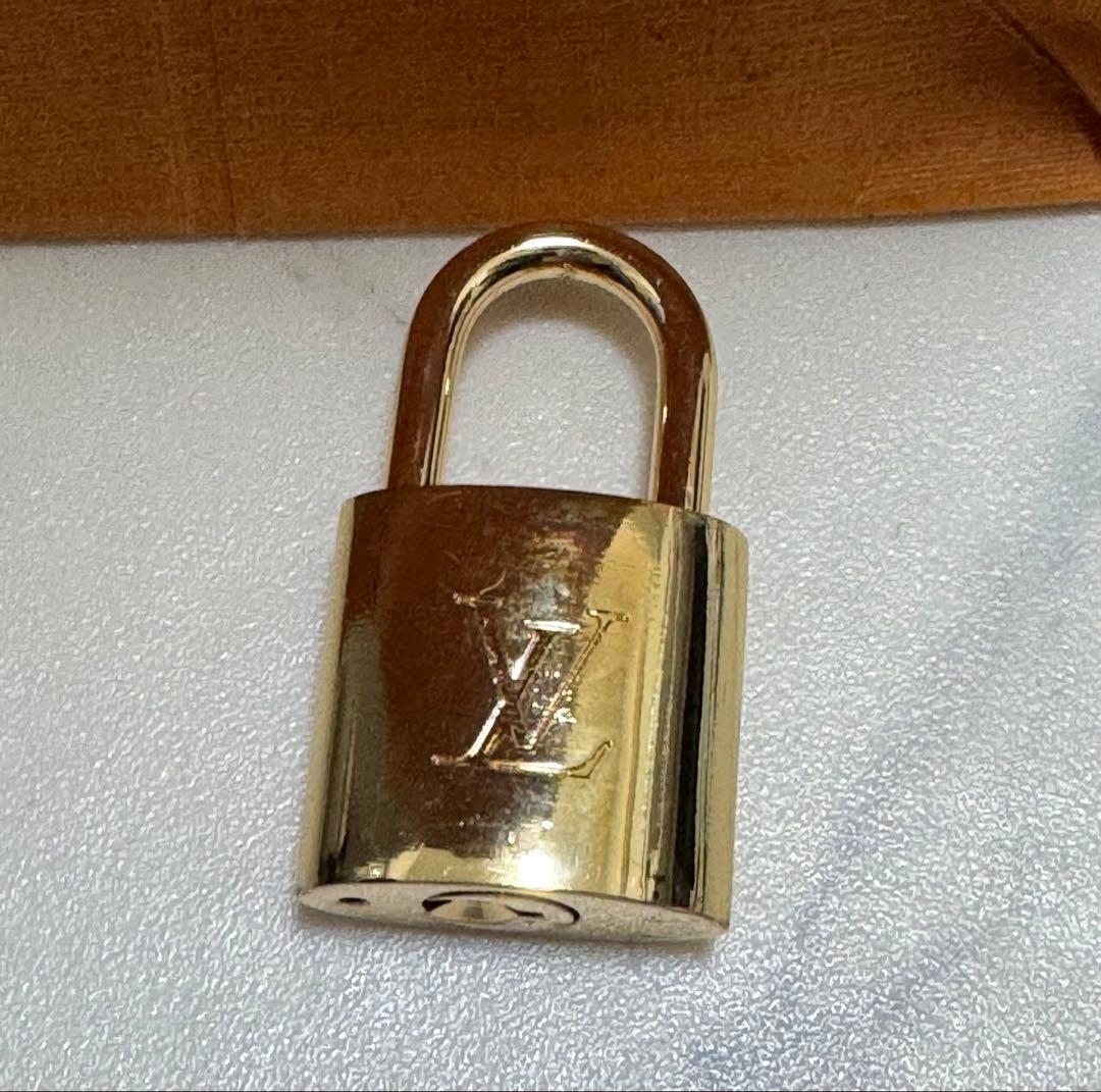 ヴィトン ブラック バッグ ノベルティ