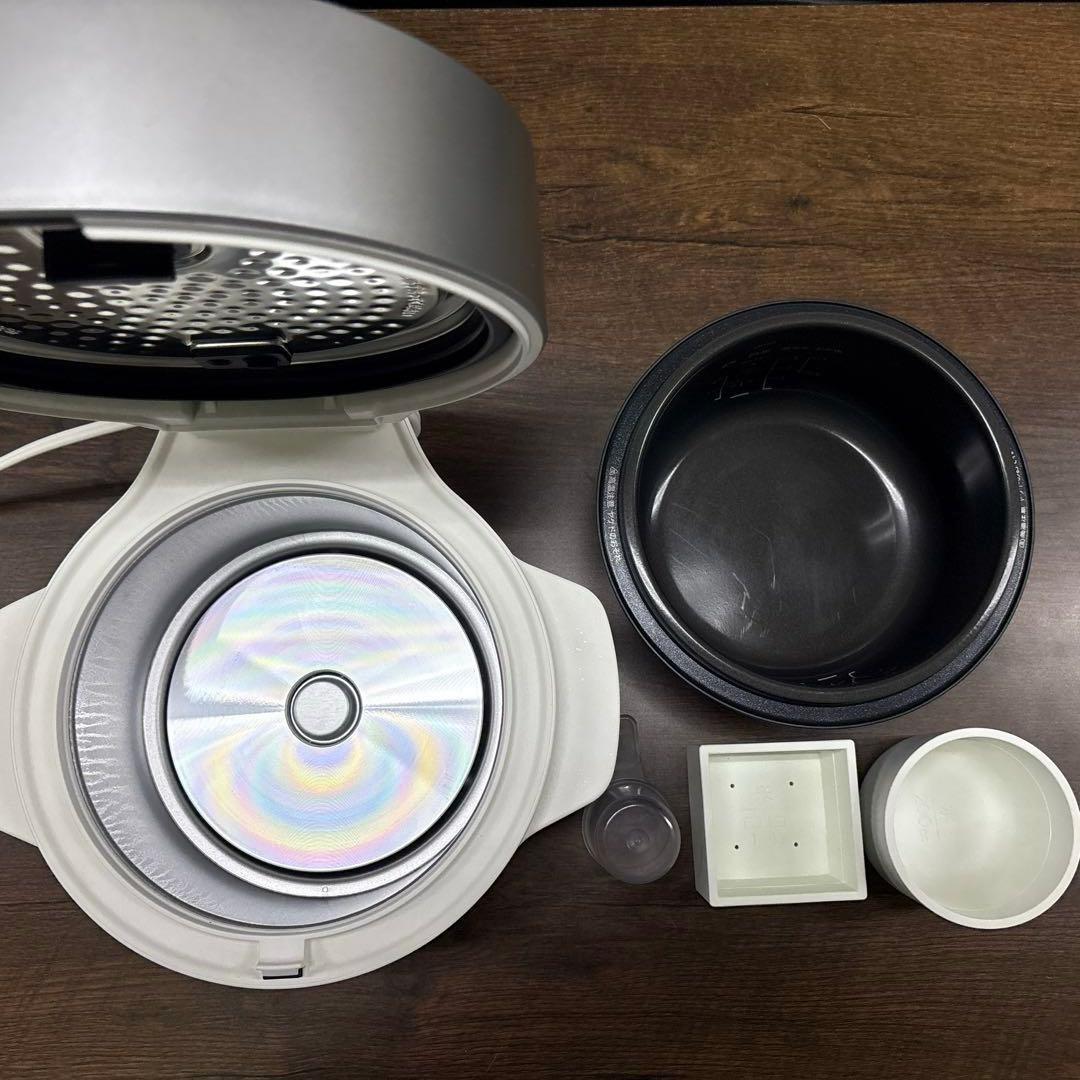 バルミューダ ザ ゴハン 3合炊き電気炊飯器 　K03A-WH