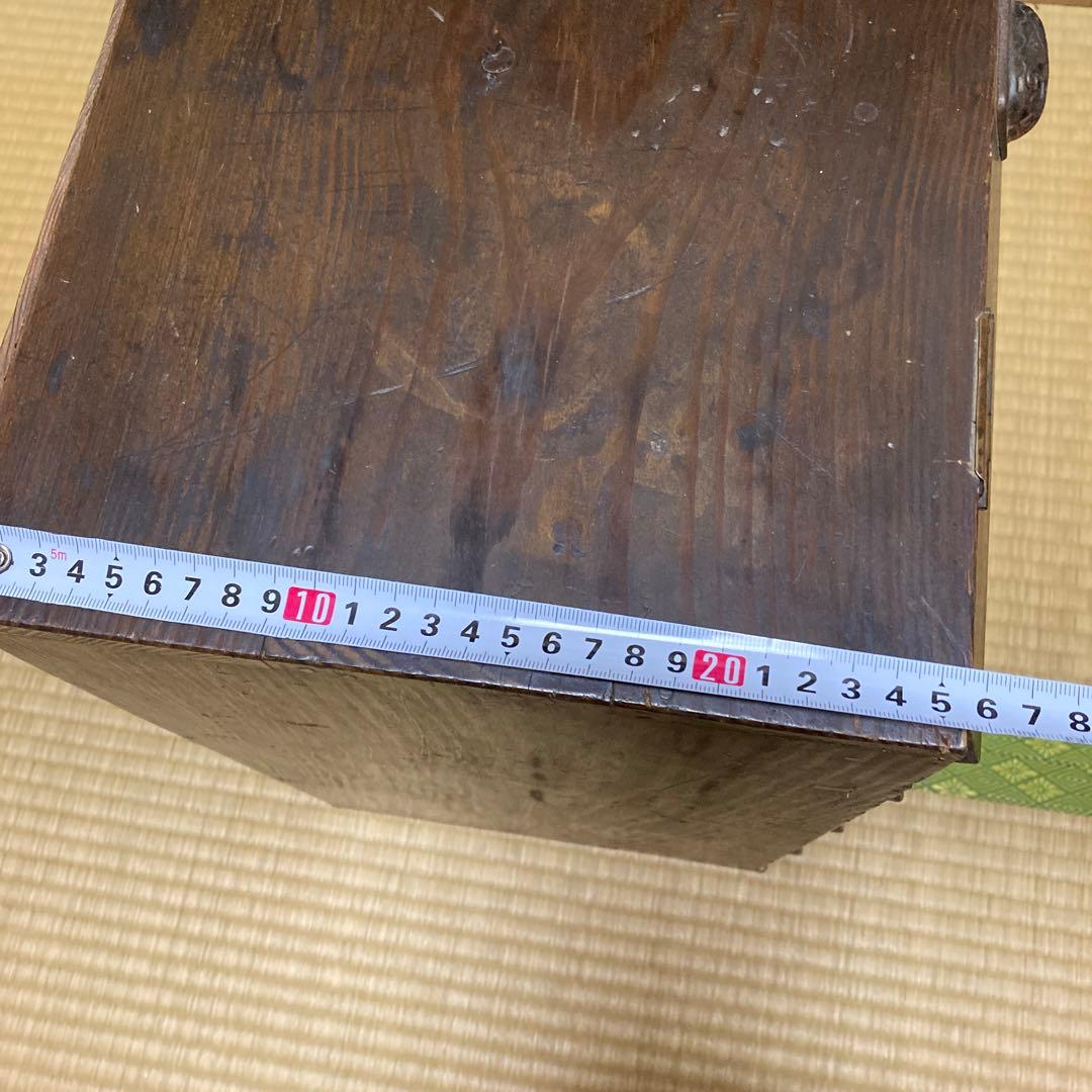 バタバタ飾り棚