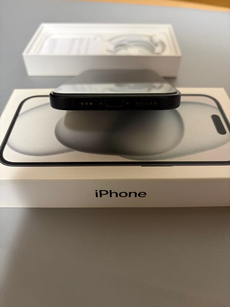 Apple iPhone 15 256GB 本体+箱