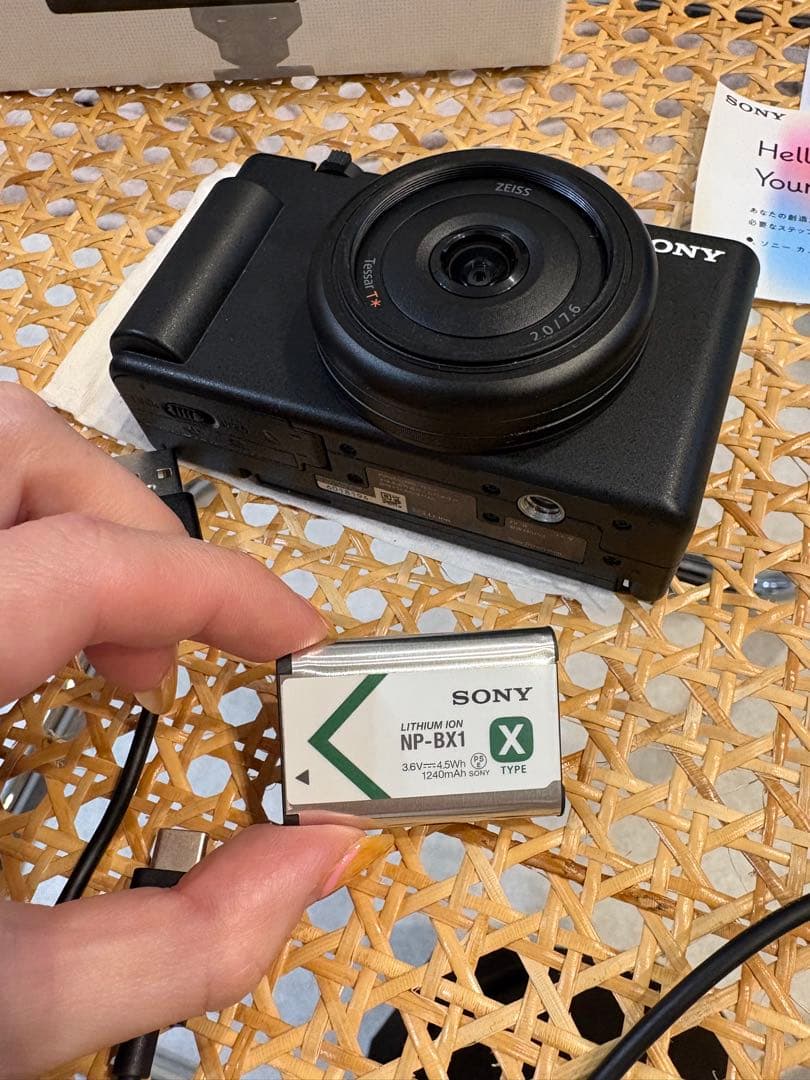 SONY ZV-1F デジカメ黒　VLOGCAM
