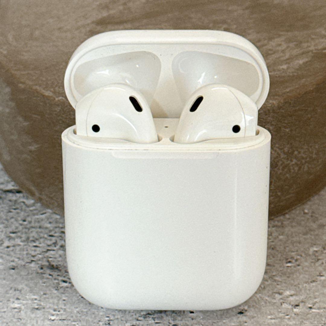 【極美品】Apple AirPods 第2世代 MV7N2J/A 正規品